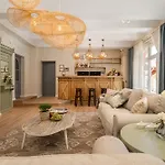Delceg Rece Minihotel Bed and Breakfast