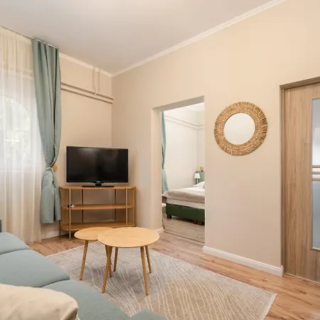Delceg Rece Minihotel Bed & Breakfast *