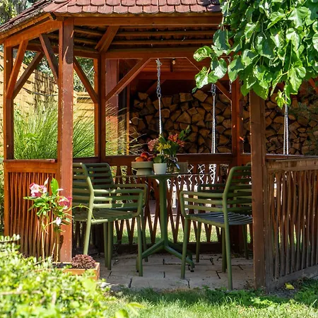 Délceg Réce Minihotel Bed & Breakfast 4*