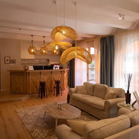 Délceg Réce Minihotel 4* Balatonkenese