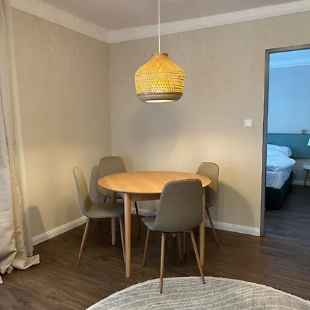 Delceg Rece Minihotel 住宿加早餐酒店 4*