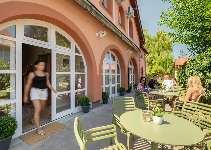 Délceg Réce Minihotel 4* Balatonkenese