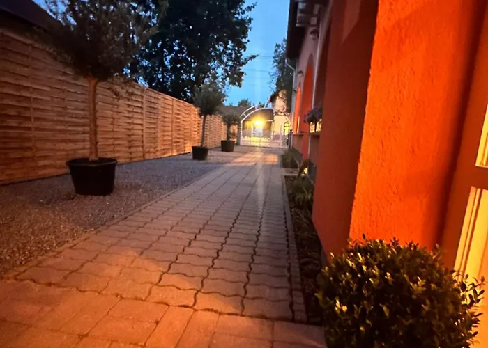 Délceg Réce Minihotel 4* Balatonkenese